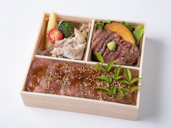 特選黒牛ステーキ＆ローストビーフ重御膳