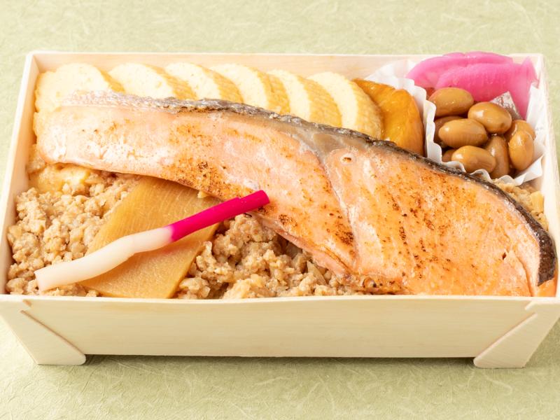 小江戸 ふっくら焼き鮭 鶏そぼろ弁当