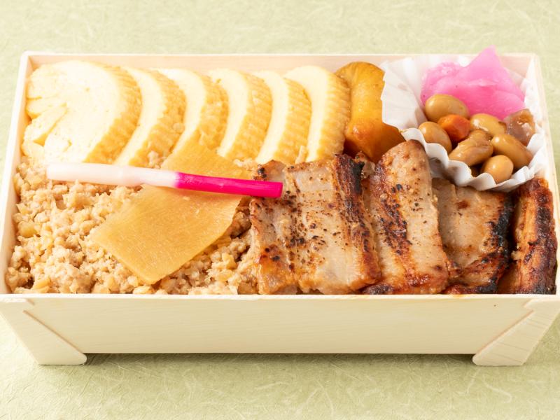 小江戸 豚みそ 鶏そぼろ弁当（秩父味噌）