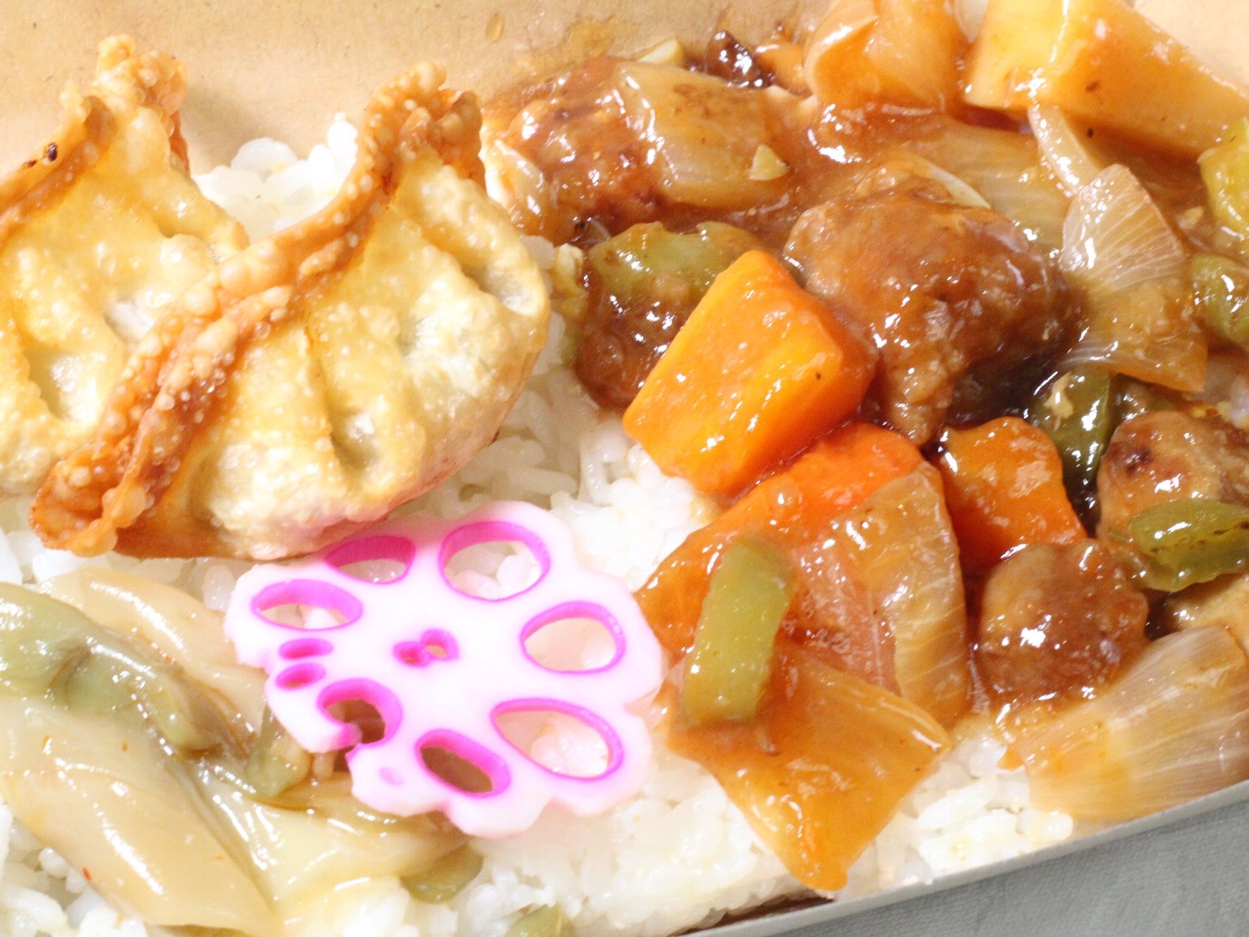 【チャイナ屋台】揚げ餃子＆特選豚の酢豚丼