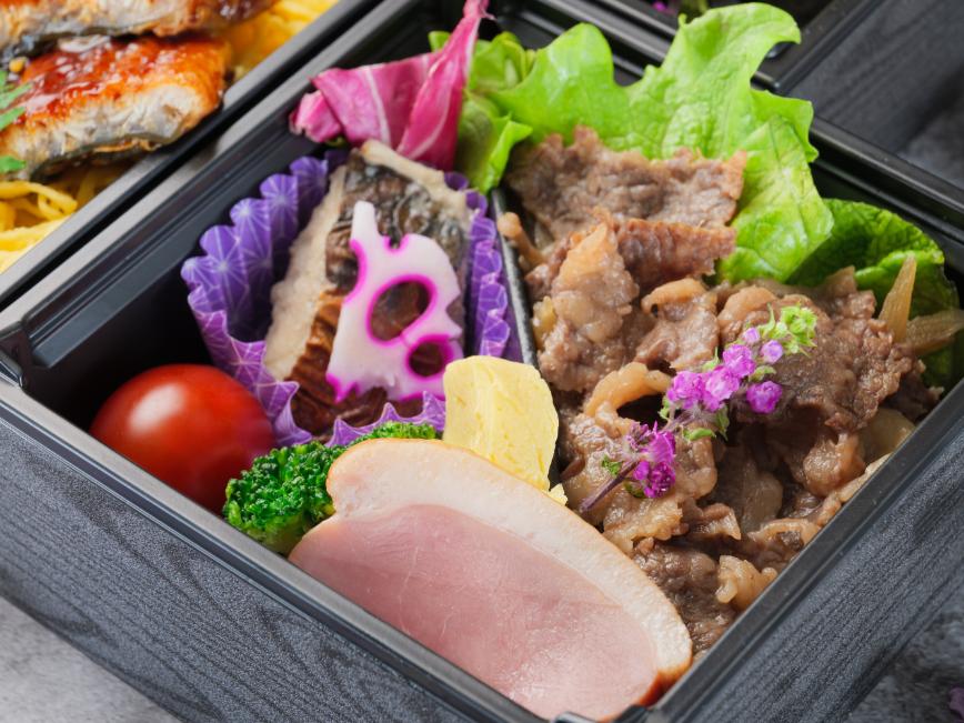 厳選うな重と和牛すき焼の三段弁当
