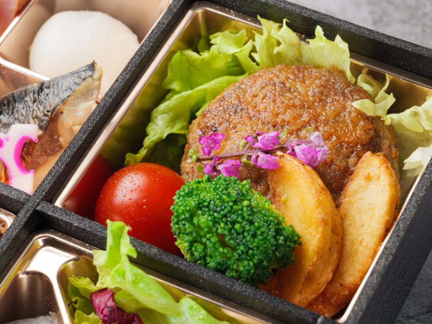 【お弁当デリ特別価格】瑠璃（るり）～黒毛和牛のすき焼重と黒毛和牛ハンバーグのお弁当～