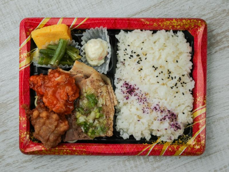 豚カルビ＆チリ・南蛮弁当