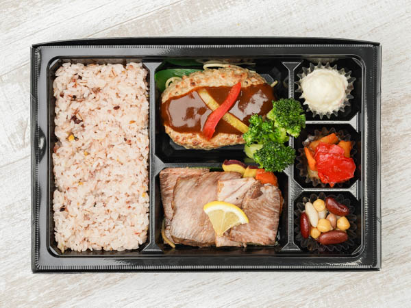 飛騨牛ステーキとデミハンバーグBOX