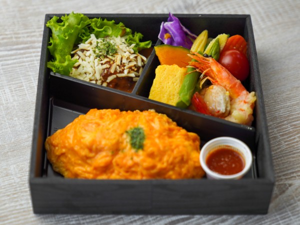 洋風オムライス＆チーズハンバーグ御膳