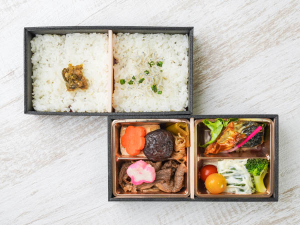黒毛和牛すき焼きとサバ塩焼き弁当（うど入り南蛮みそとじゃこ）