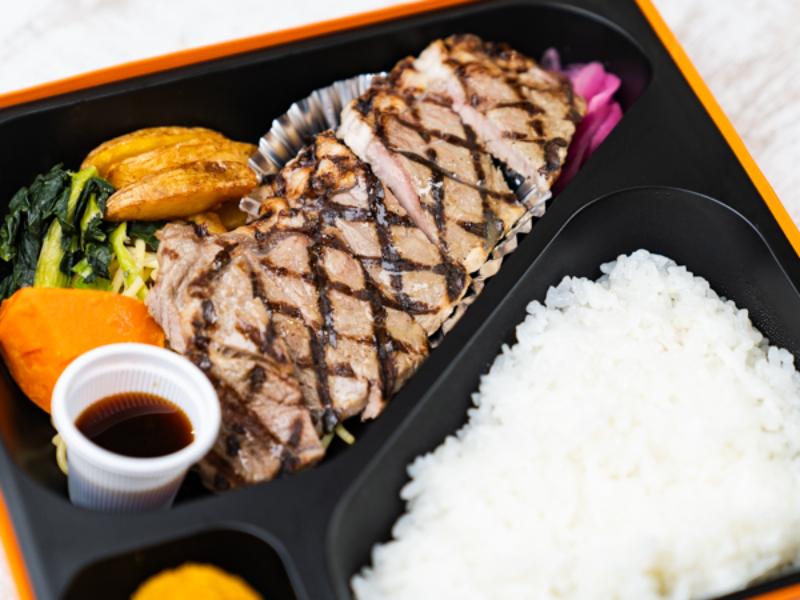 直火網焼きサーロインステーキ 豪華弁当