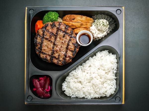 【お肉300g！】国産牛肉100％直火網焼きステーキハンバーグ ジャンボ