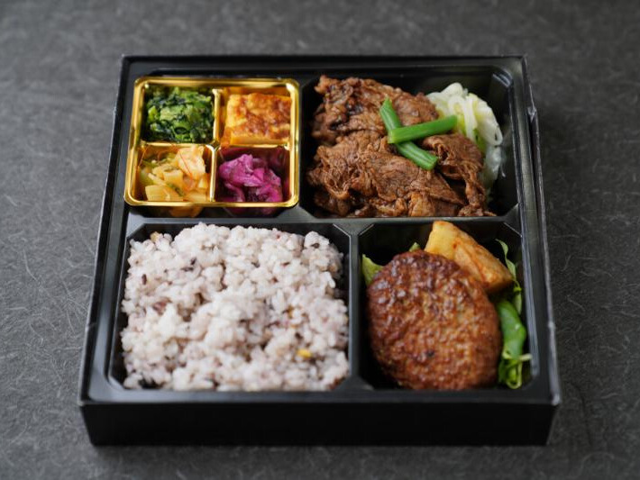 おろしハンバーグと牛カルビのお弁当