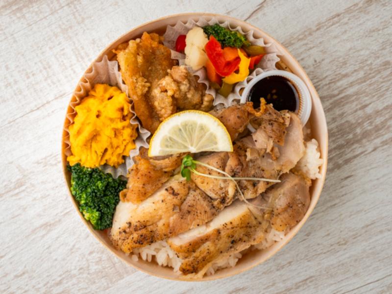 ヘルシー彩鳥ステーキ円満弁当