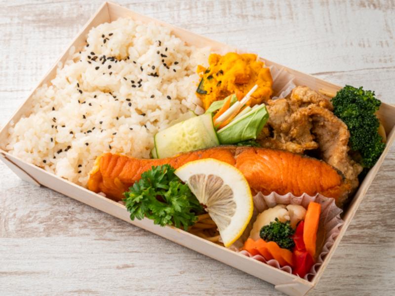 ヘルシー彩鮭弁当