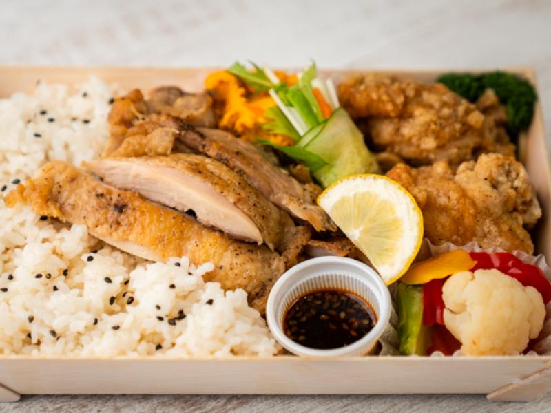 ヘルシー彩鳥ステーキ弁当