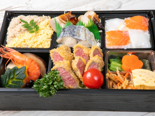 【市松寿司とそぼろの豪華御膳】厳選牛カツ