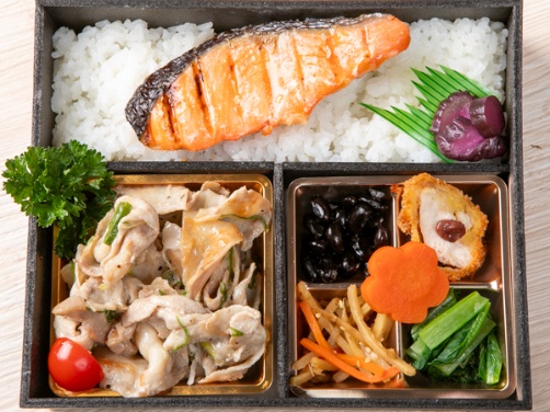 葱塩豚カルビと鮭塩焼きのダブルメイン弁当
