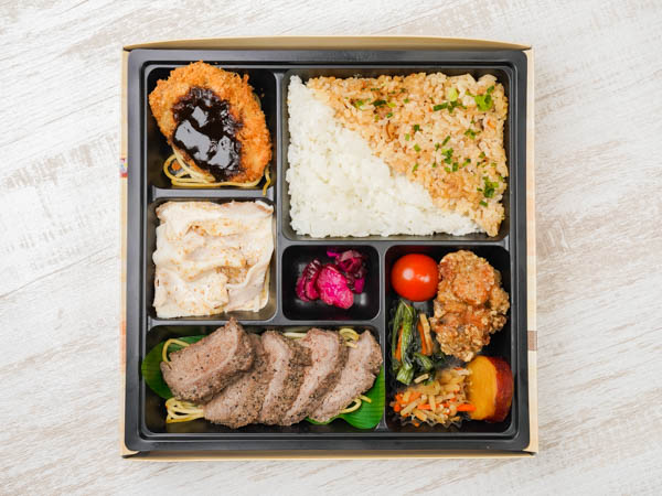 牛ステーキ＆豚しゃぶ＆ひとくちカツ豪華弁当
