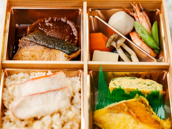 【500mlペット茶付き】金目鯛飯とぶり大根弁当（アコウダイ西京焼き&煮物）