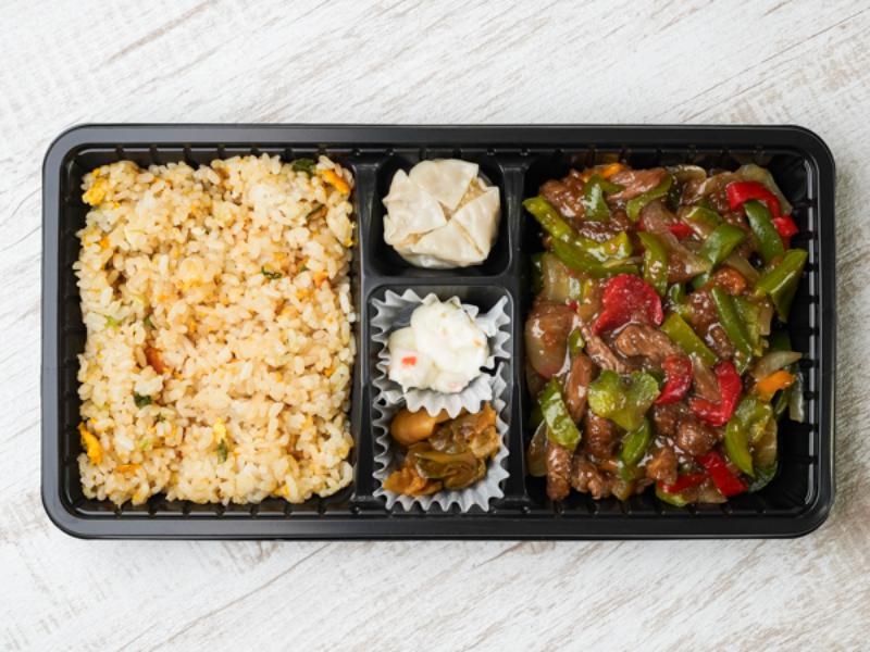 青椒牛肉絲（チンジャオニューロース）弁当