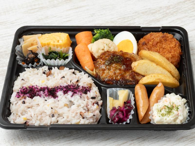 ハンバーグとクリームコロッケ