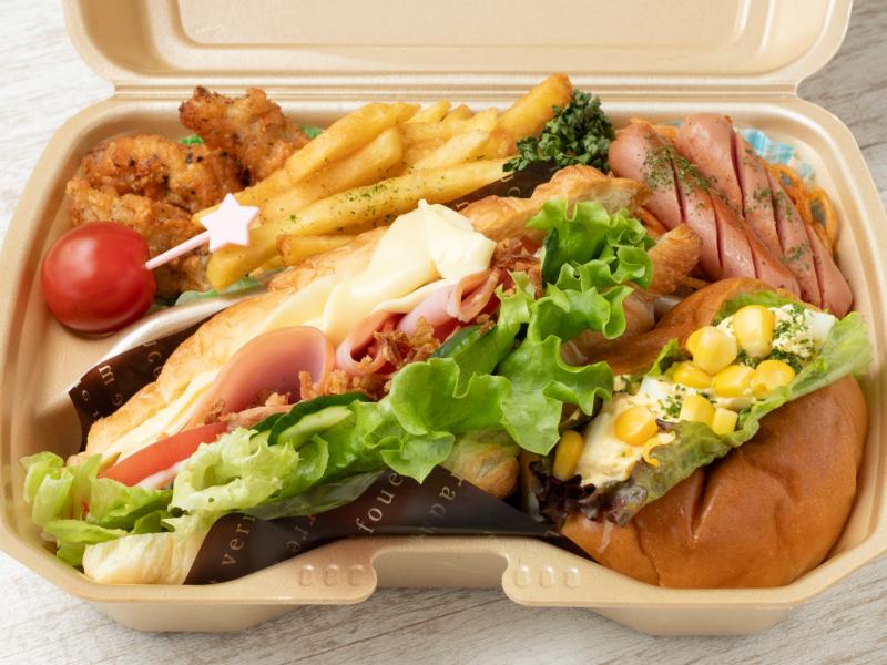 クロワッサンハムチーズ＆エッグロールパン