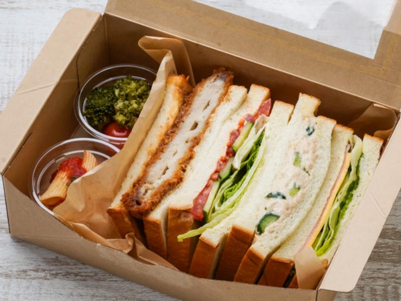 至福のMIX！ロースカツ＆トマト＆ハムチーズ＆ツナ