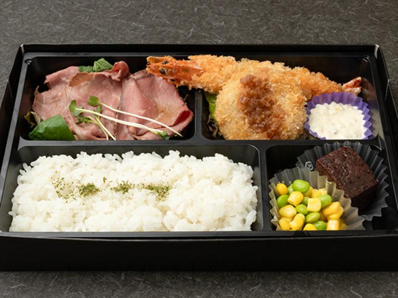 ローストビーフと有頭大海老フライの贅沢弁当