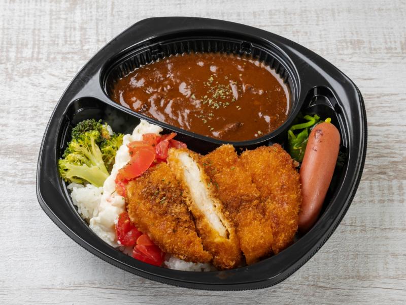 【飲む牛スジ煮込みハヤシ】やわらかチキンカツ