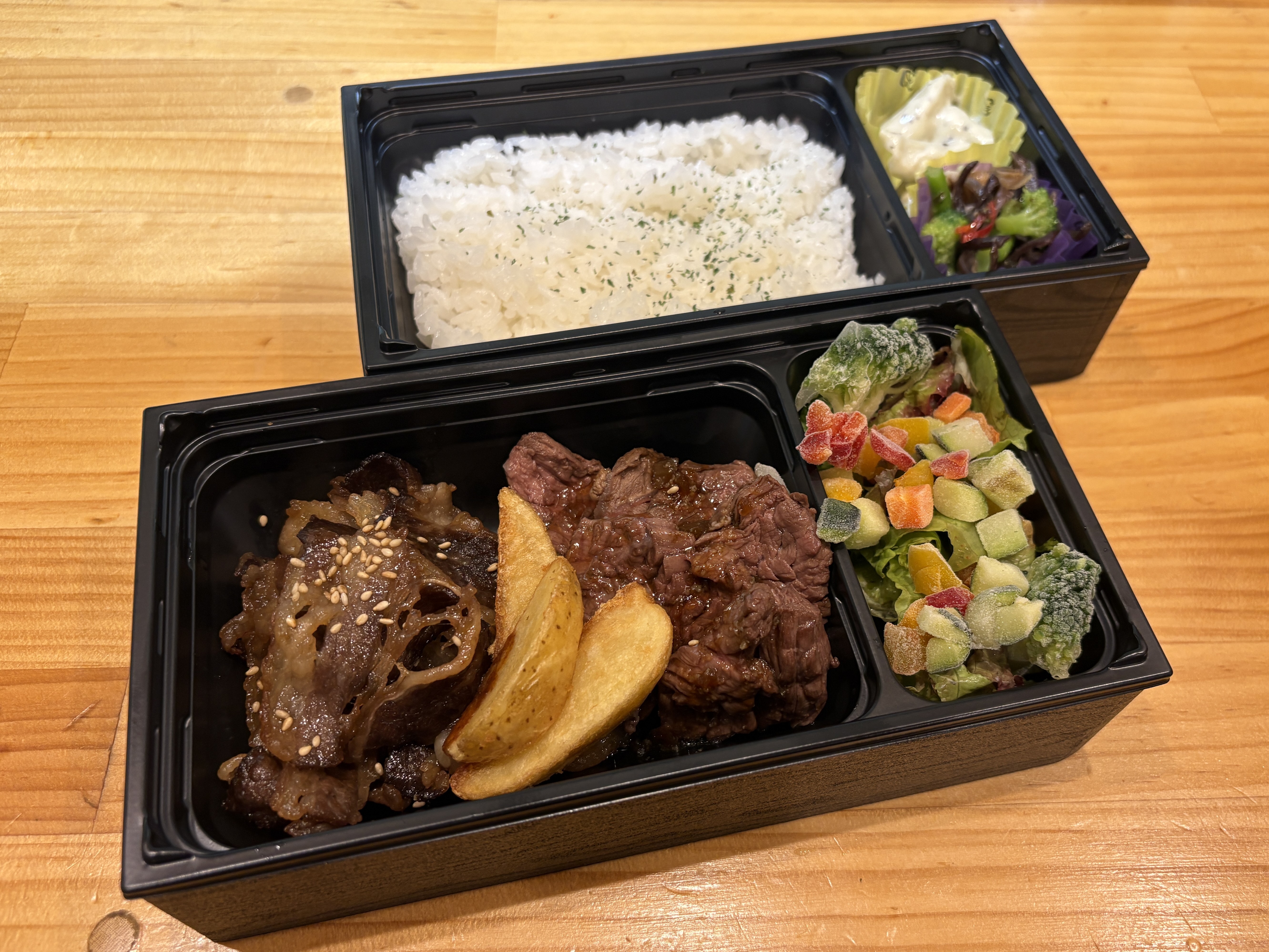 牛ハラミ×牛カルビ二段重