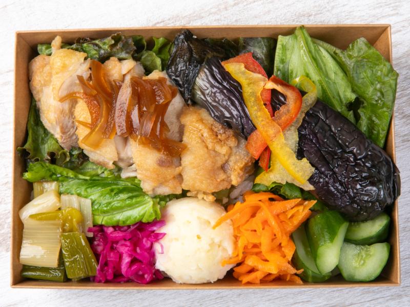 国産鶏ももグリル 和風玉ねぎソースと7種の彩り副菜弁当