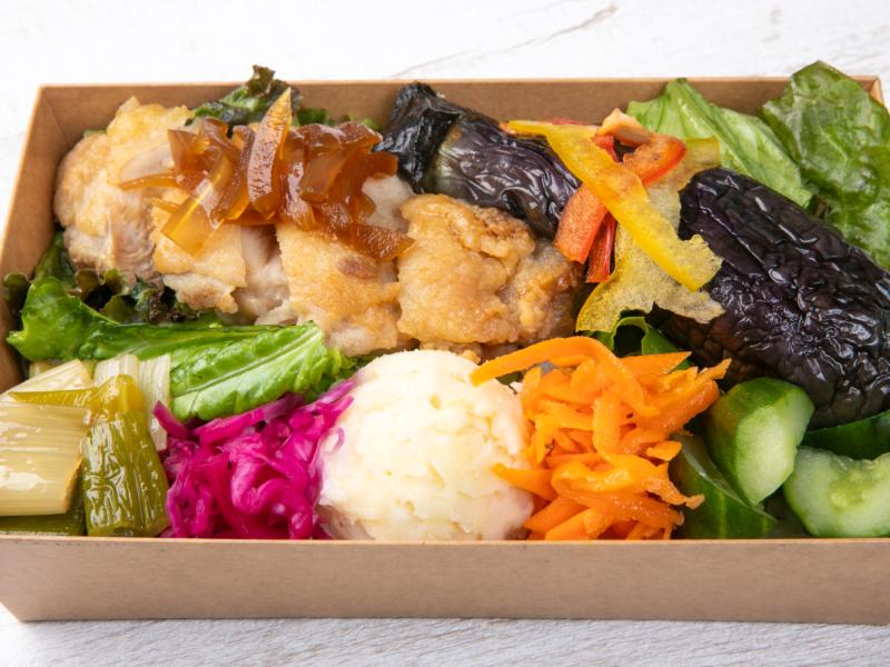 国産鶏ももグリル 和風玉ねぎソースと7種の彩り副菜弁当