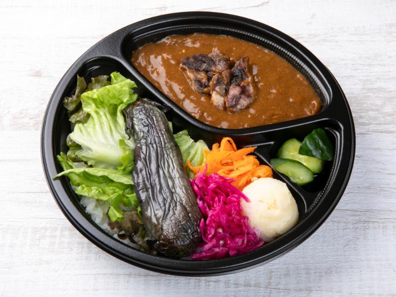 国産牛すじスパイシーカレーと5種の彩り副菜弁当