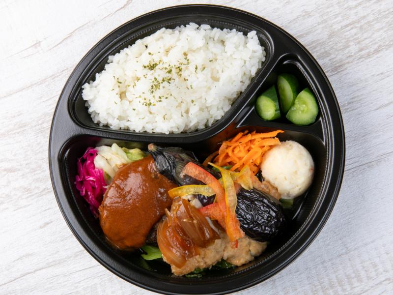 手作りハンバーグ＆国産鶏ももグリル 和風玉ねぎソースと8種の彩り副菜弁当
