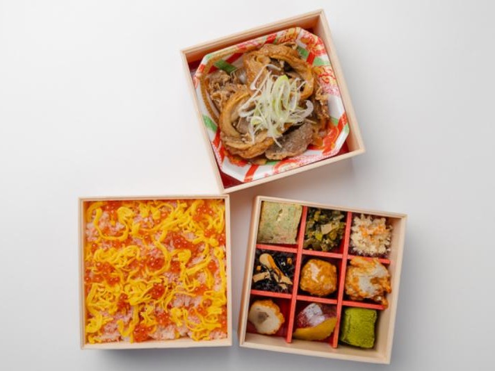 蟹ちらし寿司と彩り9升の三段弁当