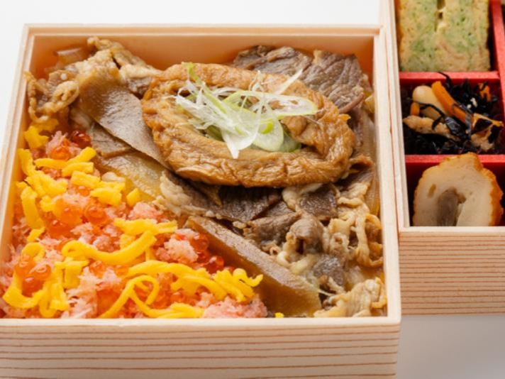 蟹ちらし・あふそや特製牛丼と彩り9升の二段弁当