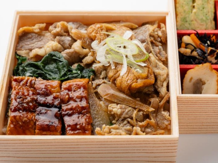 鰻ちらし・あふそや特製牛丼と彩り9升の二段弁当