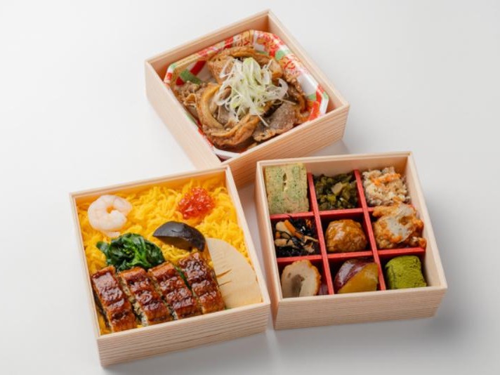 鰻ちらし寿司と彩り9升の三段弁当