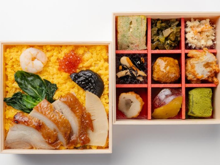 五目ちらし寿司と彩り9升の二段弁当