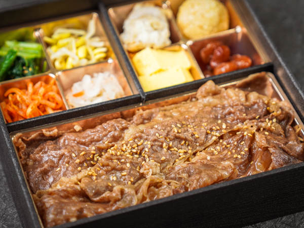 黒毛和牛双天弁当