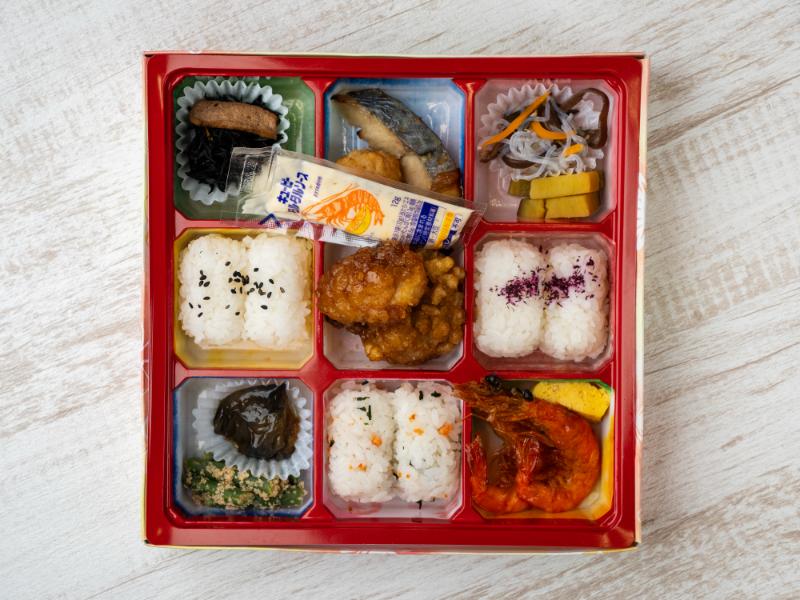 彩り9升弁当チキン南蛮