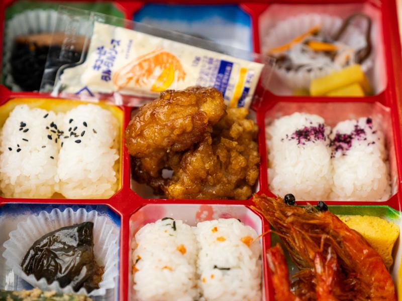 彩り9升弁当チキン南蛮