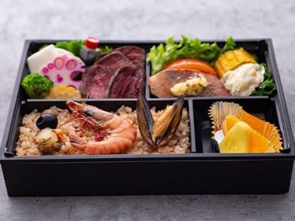 ペスカド（ローストビーフ・シーフドパエリア）