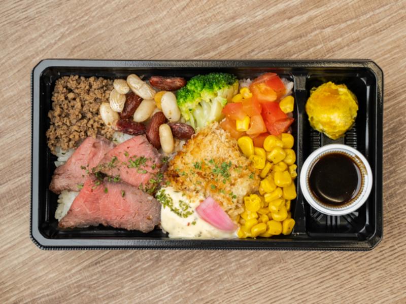 国産牛ローストビーフと白身魚のフライBOX