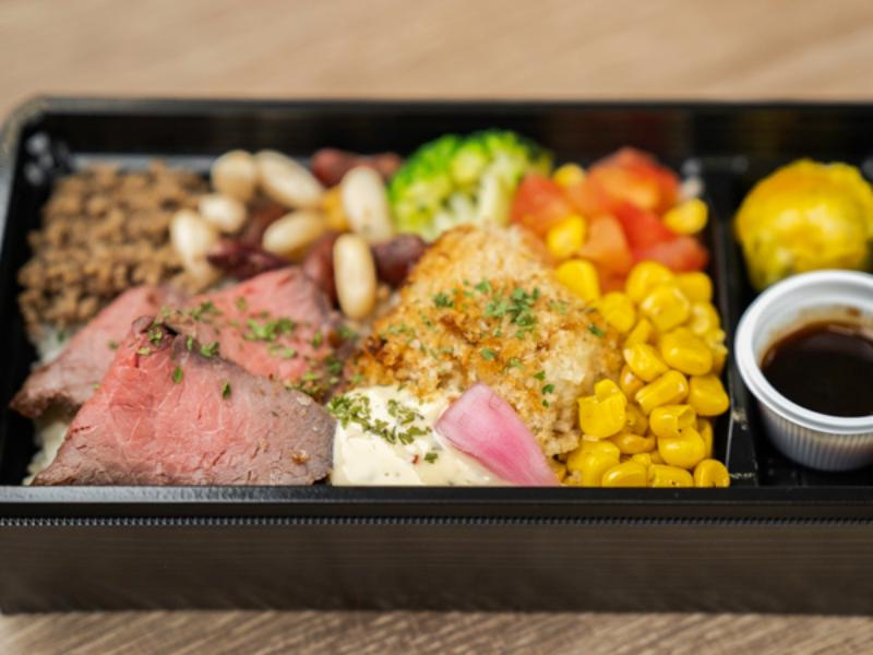 国産牛ローストビーフと白身魚のフライBOX