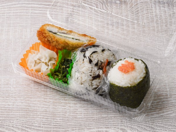 選べるおむすびと日替わり総菜セット