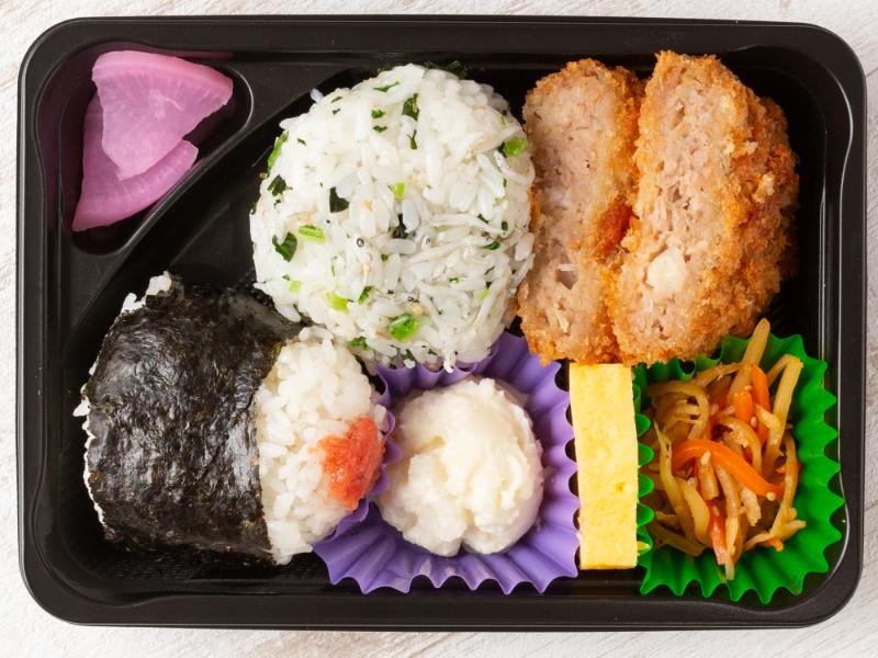 おむすび弁当 メンチカツ