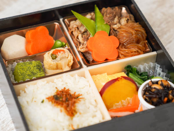 松花堂弁当　牛すき煮