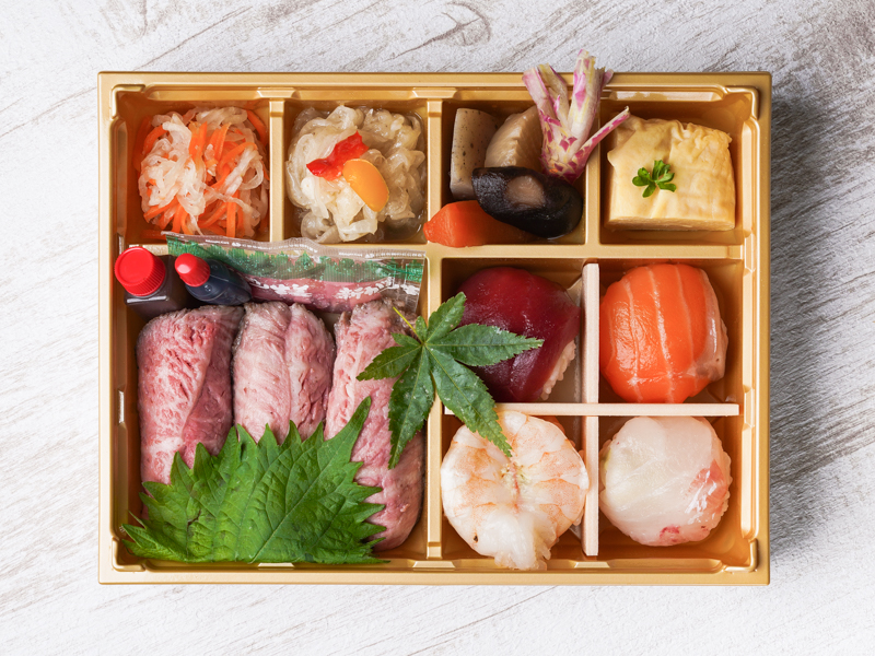 こい希特製彩り御膳 ～国産牛と手まり寿司～