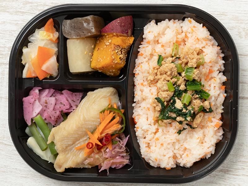 彩り弁当　白身魚の南蛮漬け