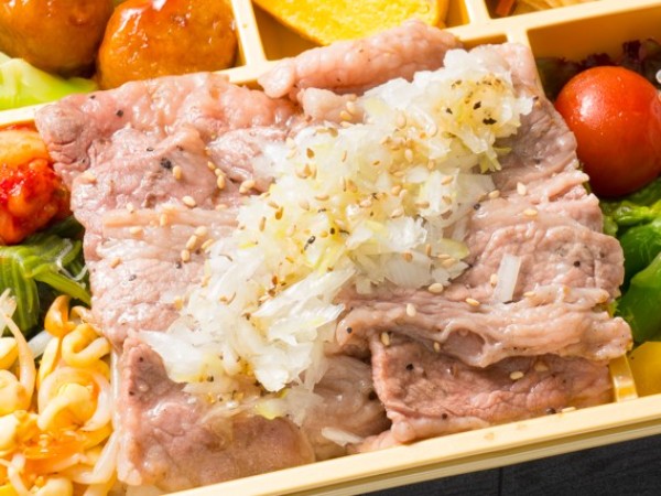 炭火焼ネギ塩牛カルビ弁当