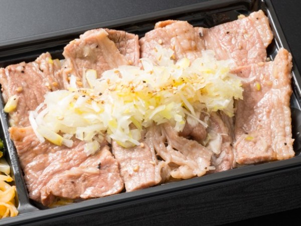 炭火焼ねぎ塩牛カルビ重