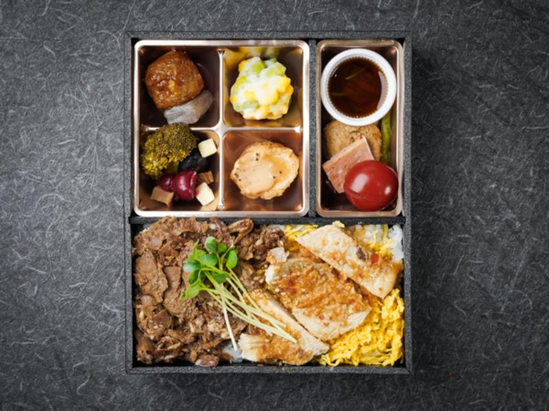 秋田八幡平ポークの味噌焼きと牛バラ宝石弁当